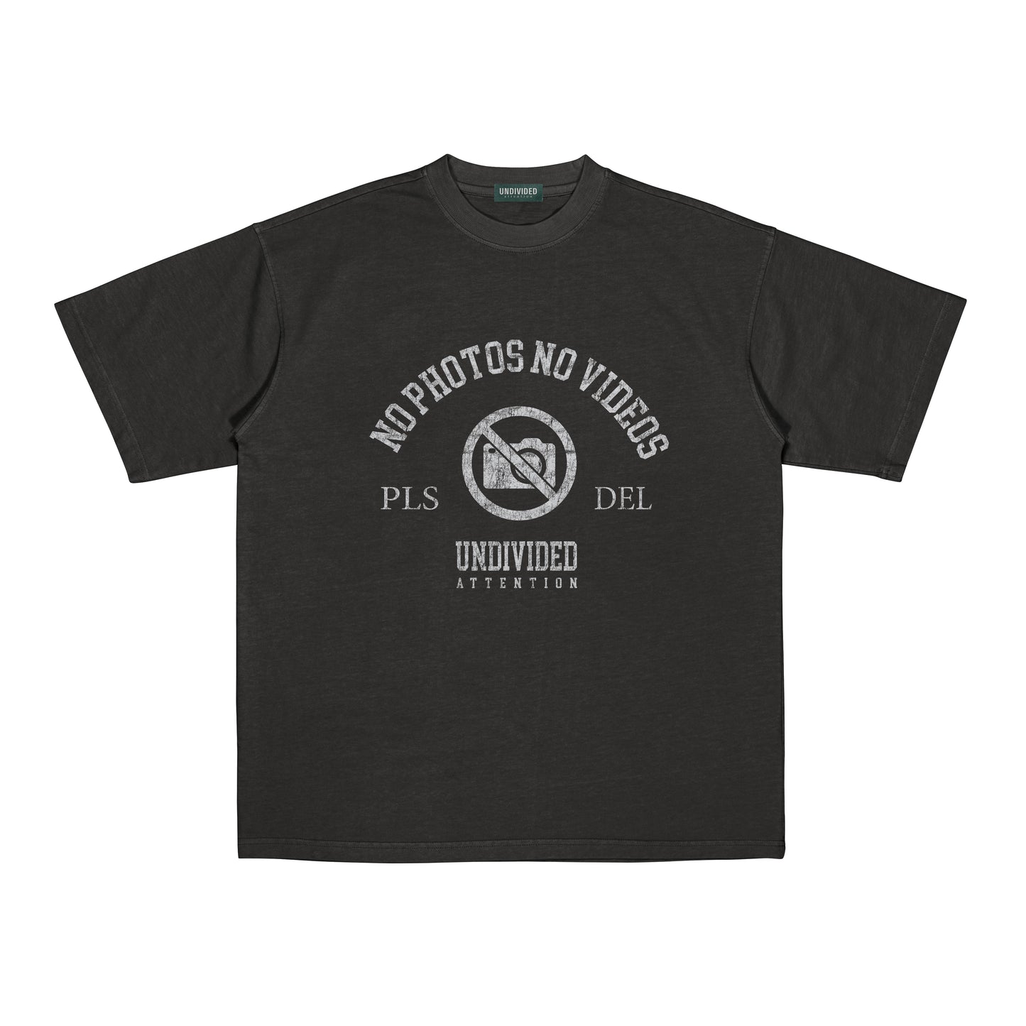 "NO PHOTO NO VIDEOS" BLACK / T-SHIRT MEDIUM FIT
